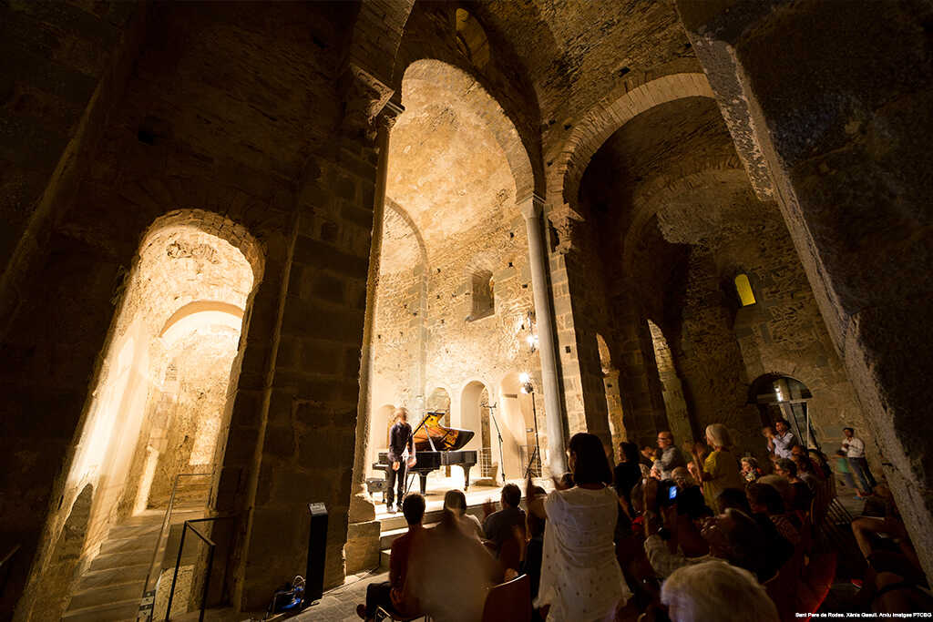 Interior monasterio de Sant Pere de Rodes